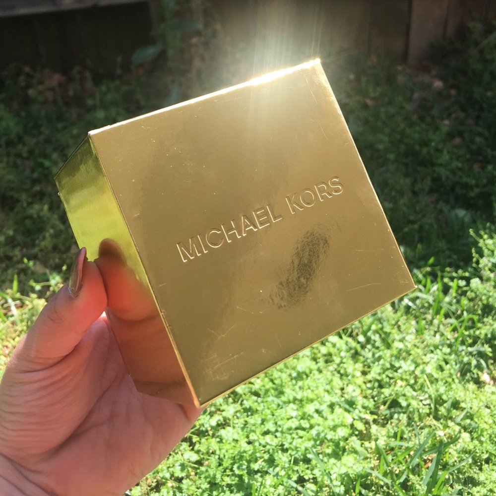 Michael Kors gift set watch and bangle - Picture 6 of 6